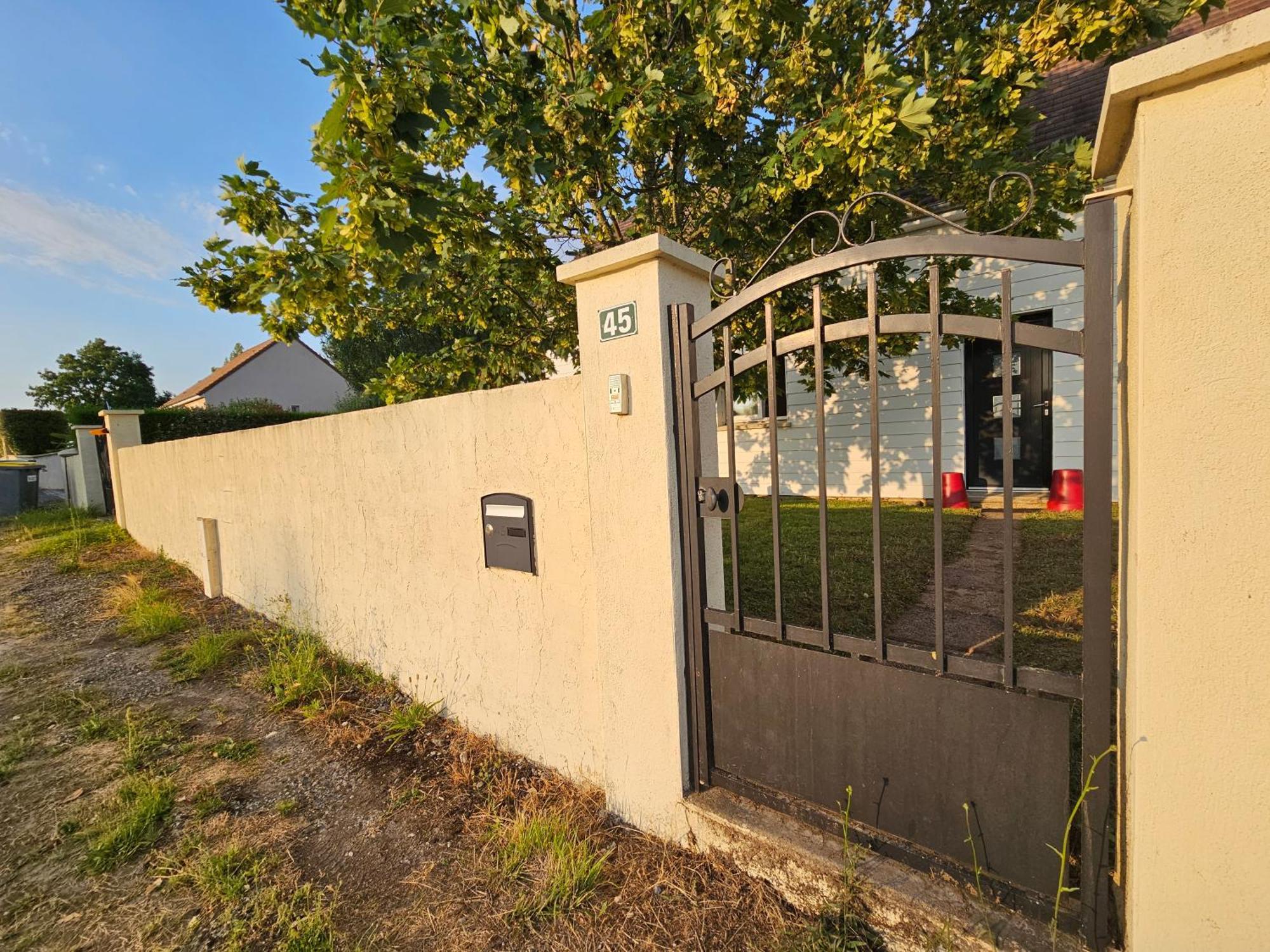 Comme A La Maison Monnaie Buitenkant foto